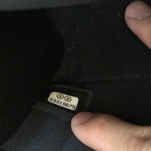 !!SOLD!! NEW MED Chanel Boy bag w/ leather clasp - Picture 6 of 8